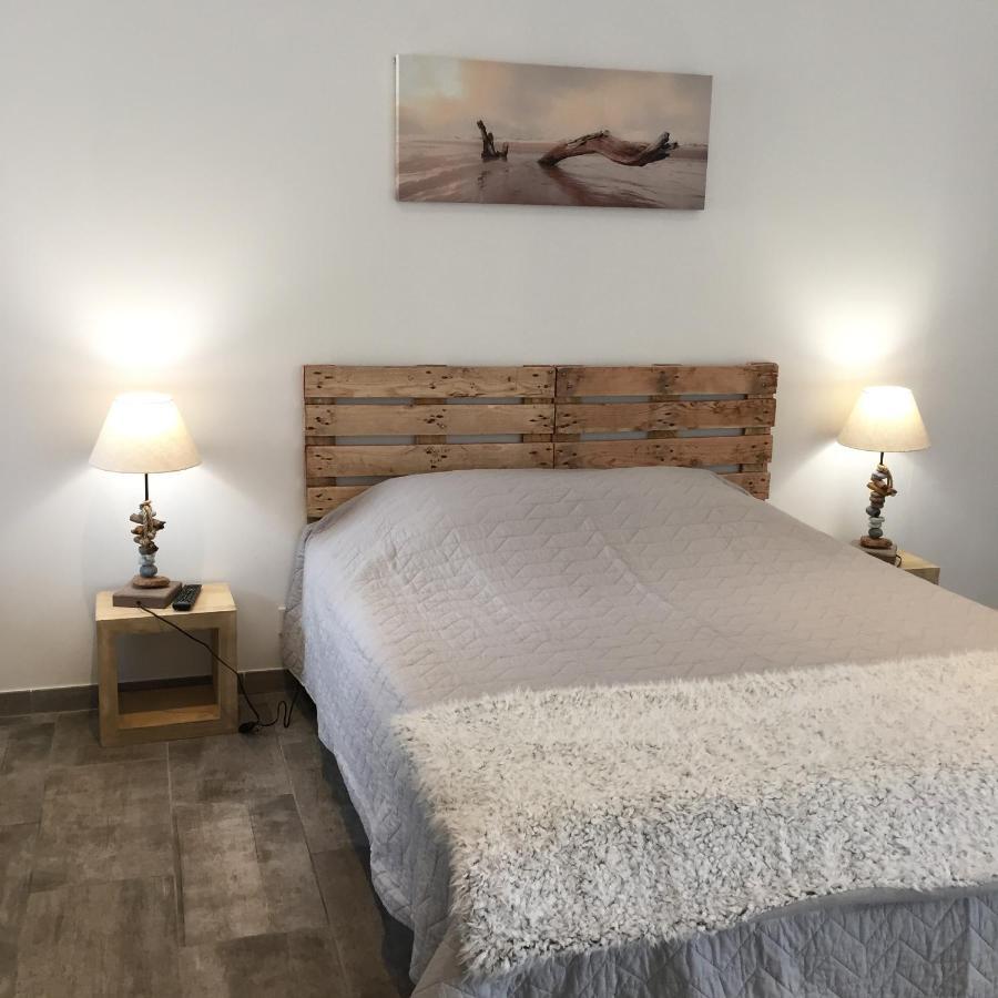 Mas D'Auzieres Bed & Breakfast Saint-Gilles  Exterior photo