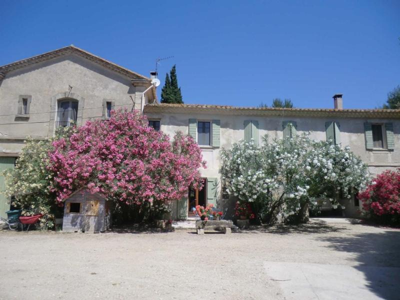 Mas D'Auzieres Bed & Breakfast Saint-Gilles  Exterior photo