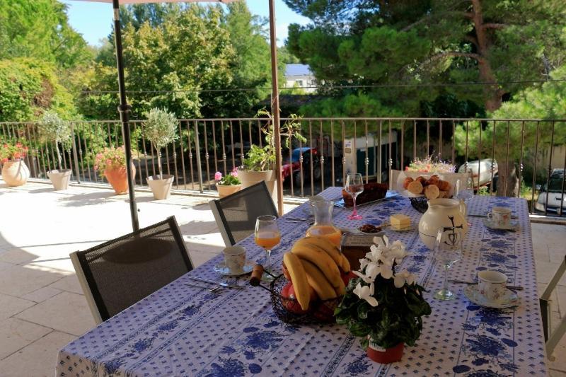 Mas D'Auzieres Bed & Breakfast Saint-Gilles  Exterior photo