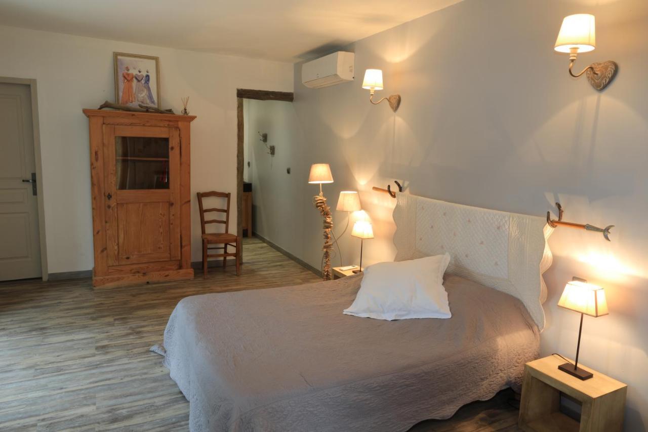 Mas D'Auzieres Bed & Breakfast Saint-Gilles  Exterior photo
