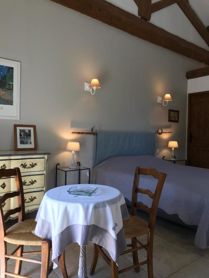 Mas D'Auzieres Bed & Breakfast Saint-Gilles  Exterior photo